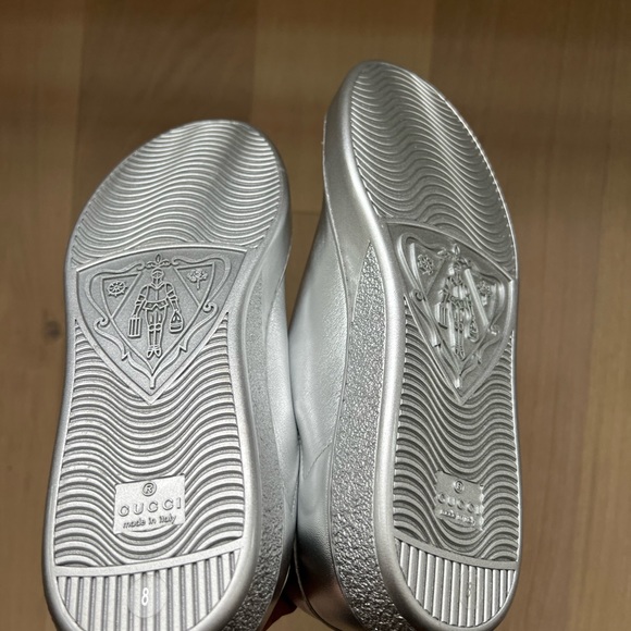 Gucci silver sneakers size 8 - Picture 5 of 5
